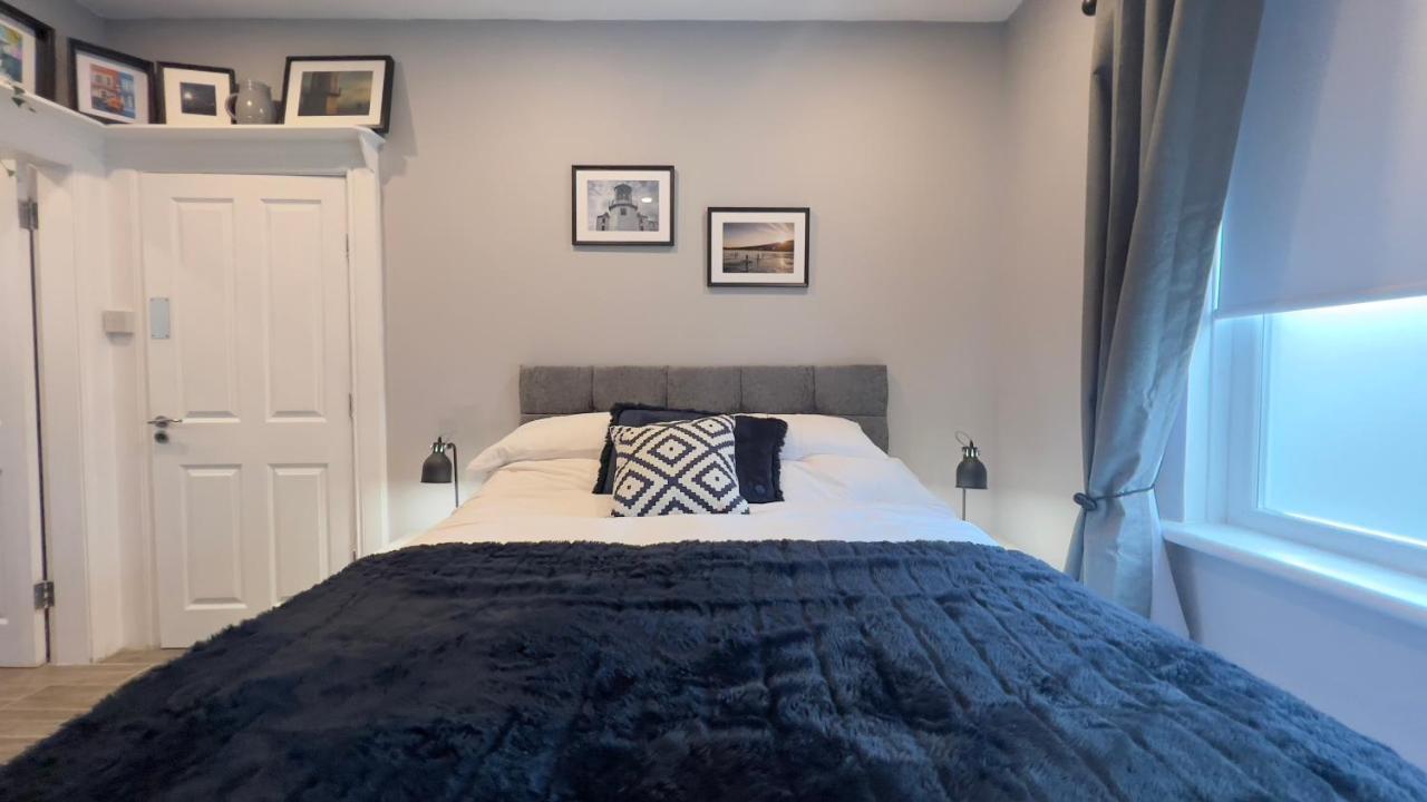 Appartement The King'S Parlour Whitehead Extérieur photo